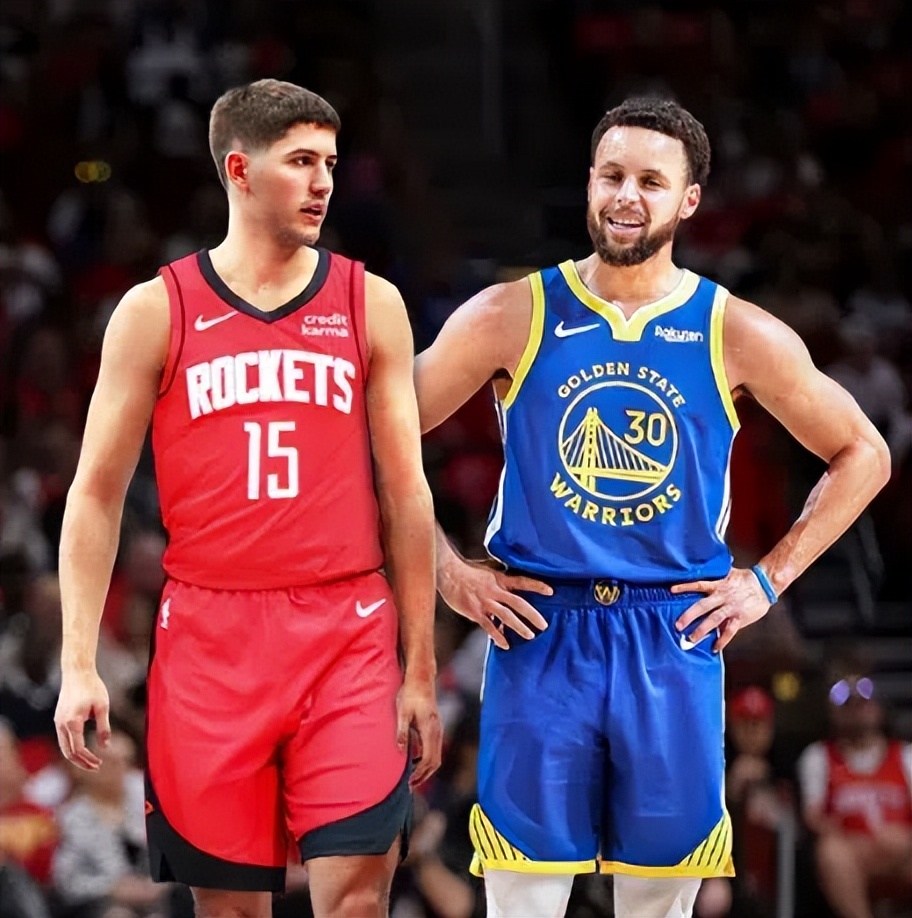 转会期波尔图备战NBA常规赛；复出首秀细节曝光；引发热议；轮换策略成焦点的简单介绍