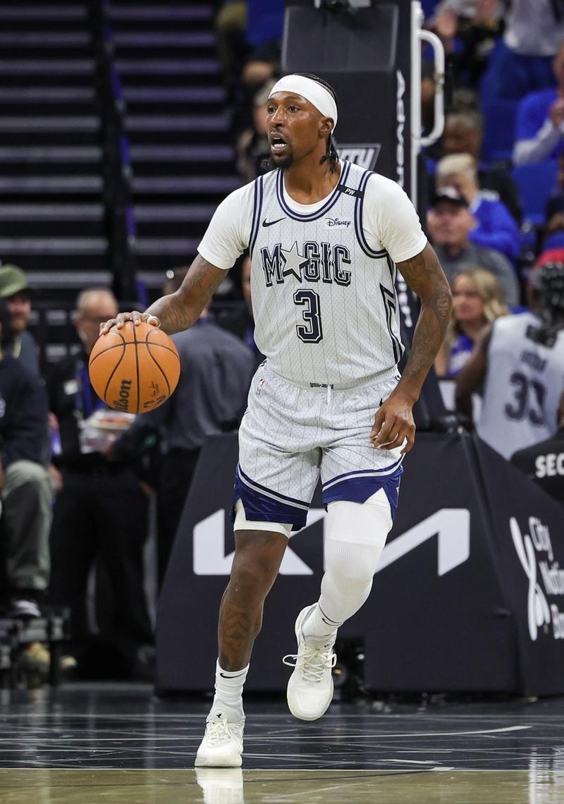 转会期波尔图备战NBA常规赛；复出首秀细节曝光；引发热议；轮换策略成焦点的简单介绍