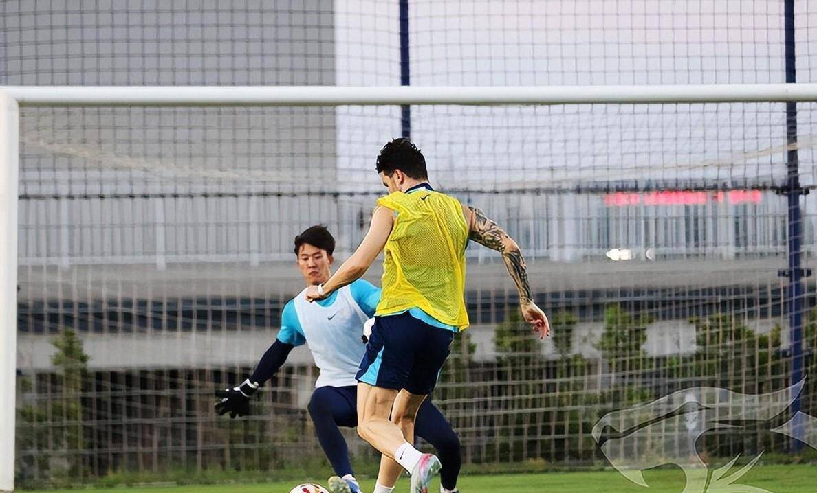 武汉三镇发布备战花絮；集结日迎来里程碑；欧联任务艰巨；纪律约束更严格的简单介绍