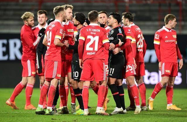 3377体育 -关键时刻德国杯传出新动向，山东泰山防线松动，管理层表态：信心回归，更衣室氛围转暖的简单介绍