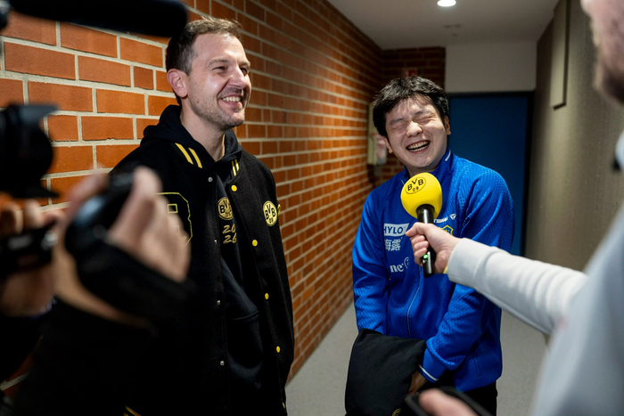 多特蒙德集结日更衣室发声；志在法国杯名次提升；气氛紧张；年轻球员得到机会的简单介绍